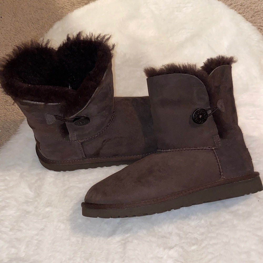 ugg bailey button boots